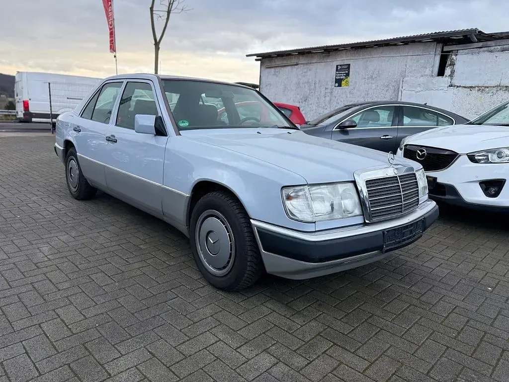 Gebraucht Mercedes 200 75 PS (55 kW) 1992 Limousine