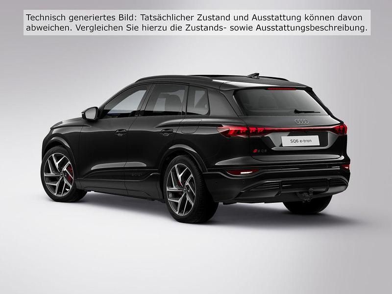 Gebraucht Audi e-tron 359 kW (489 PS) 2024 Mythosschwarz metallic (metallic) SUV