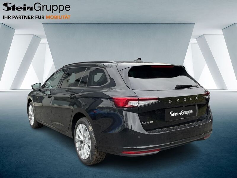 Neu Skoda Superb Selection 150 PS (110 kW) 2025 Othercolor Kombi