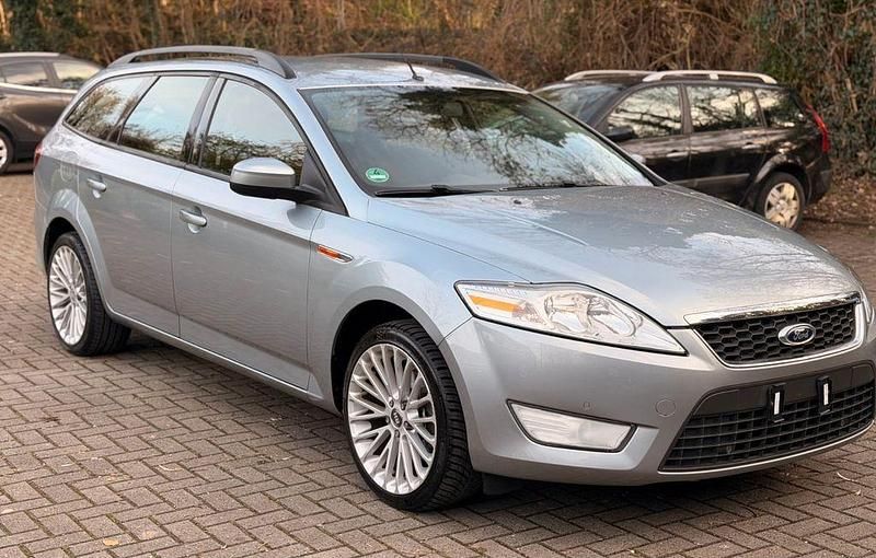 Gebraucht Ford Mondeo Ambiente 125 PS (91 kW) 2009 Silber Limousine