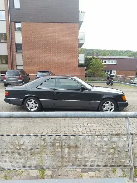 Gebraucht Mercedes 230 132 PS (97 kW) 1992 Schwarz Coupé