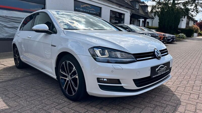 Weiß Gebraucht 2014 VW Golf VII Cup Limousine | 11.999 € (Fairer Preis) - Bild 1/4