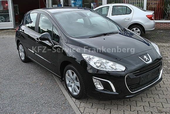 Gebraucht Peugeot 308 Active 112 PS (82 kW) 2011 Schwarz metallic Limousine