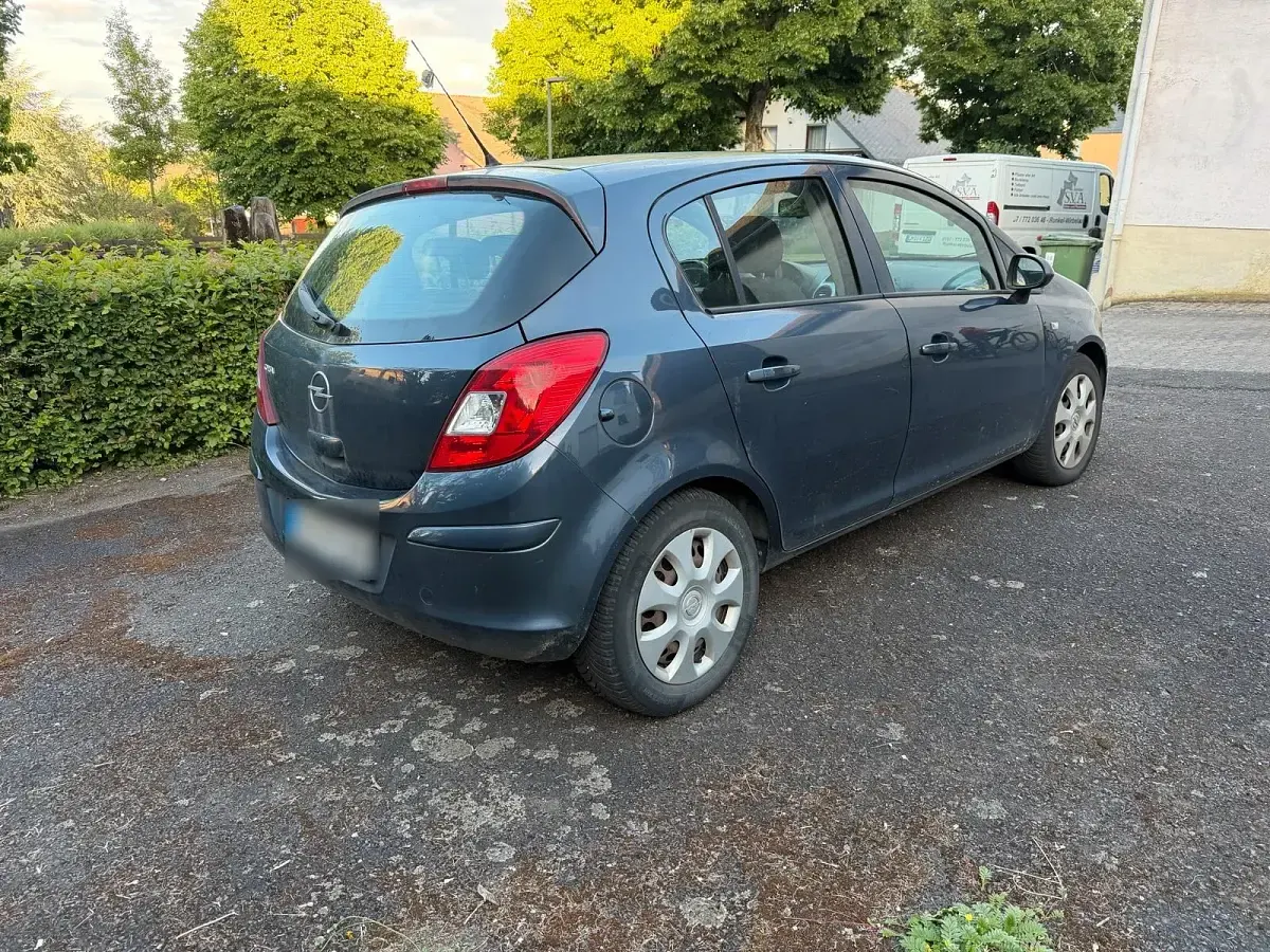 Gebraucht Opel Corsa 80 PS (58 kW) 2009 Grau Kleinwagen