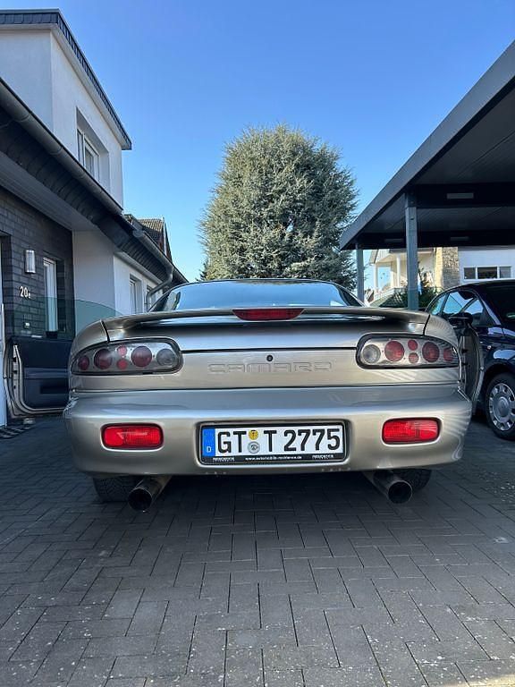 Gebraucht Chevrolet Camaro 193 PS (141 kW) 2001 Grau Coupé