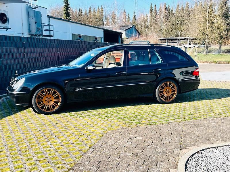 Gebraucht Mercedes E500 306 PS (225 kW) 2004 Schwarz Kombi