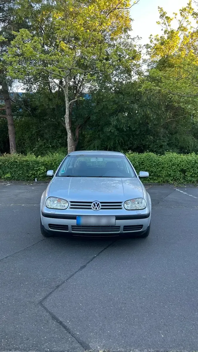 Gebraucht VW Golf IV 75 PS (55 kW) 2002 Silber Kleinwagen