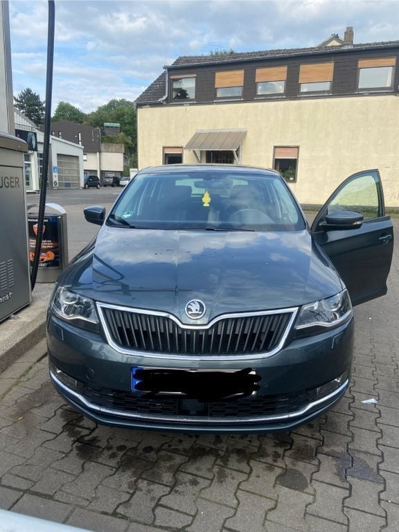 Grau Gebraucht 2019 Skoda Rapid Clever Limousine | 10.900 € (Guter Preis) - Bild 1/4