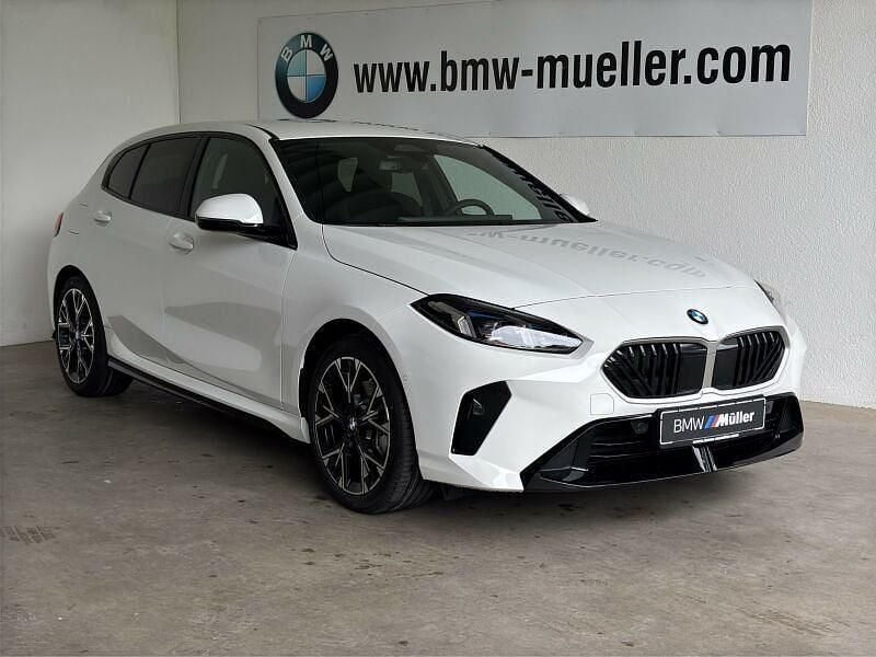 Alpinweiß uni Neu 2025 BMW 120 M Sport Kleinwagen | 36.490 € (Fairer Preis) - Bild 1/4