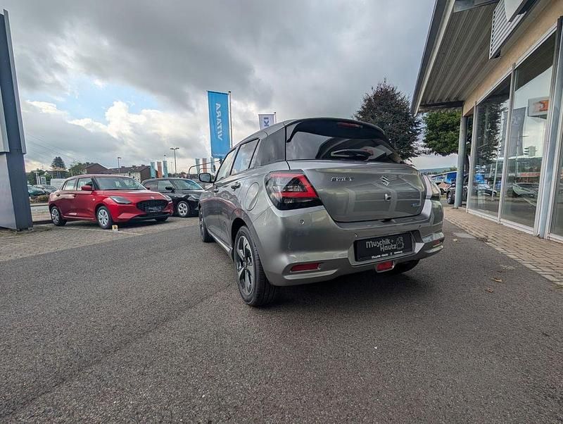 Neu Suzuki Swift Comfort 83 PS (61 kW) 2025 Silber Kleinwagen