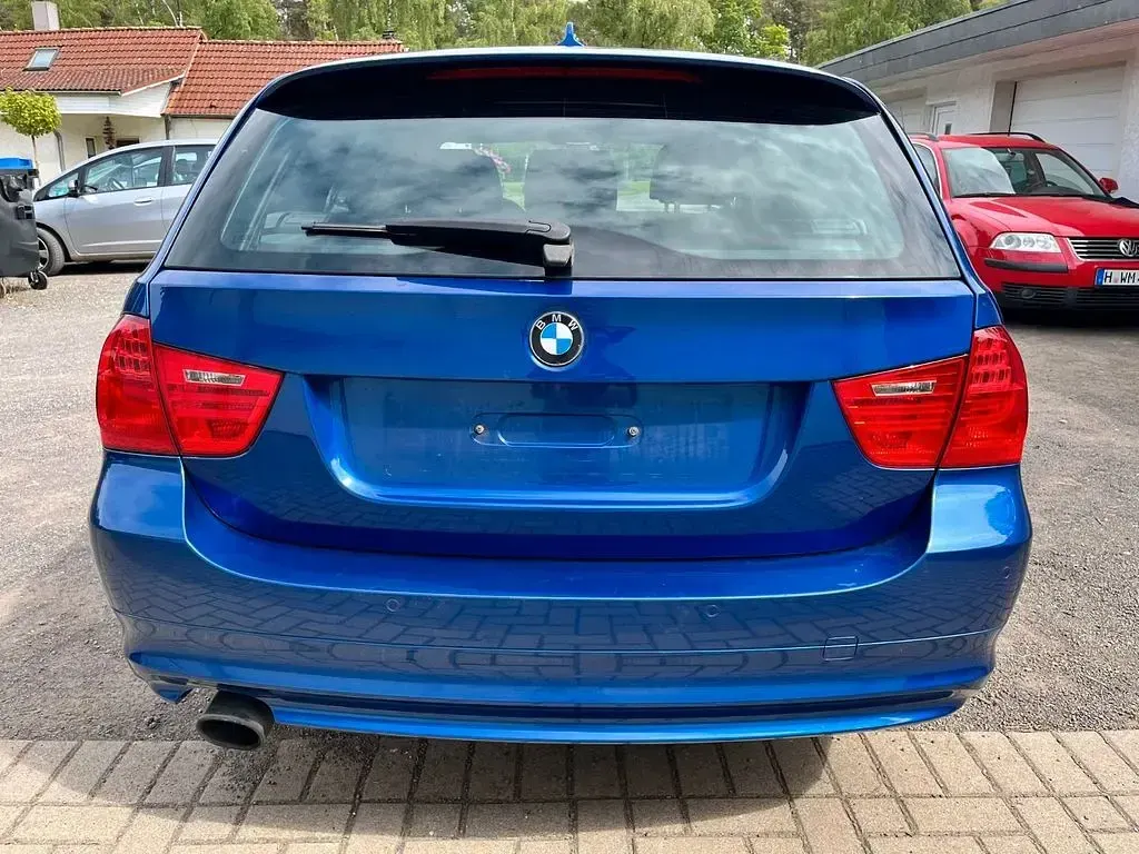 Gebraucht BMW 320 170 PS (125 kW) 2010 Blau Kombi