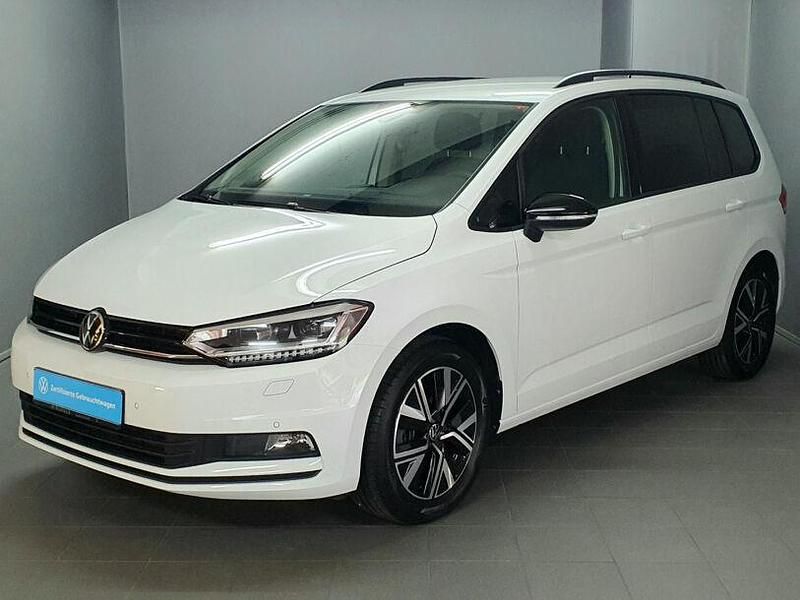 Gebraucht VW Touran Highline 150 PS (110 kW) 2024 Weiss Van / Kleinbus