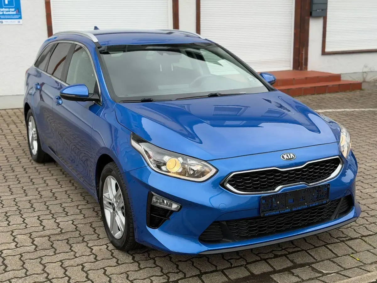 Gebraucht Kia Ceed Sportswagon Edition 7 101 PS (74 kW) 2021 Blau Kombi
