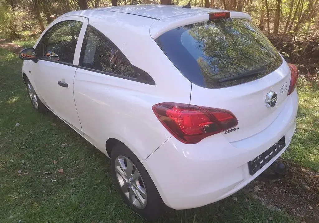 Używany Opel Corsa Selection 69 KM (50 kW) 2018 Biały Hatchback