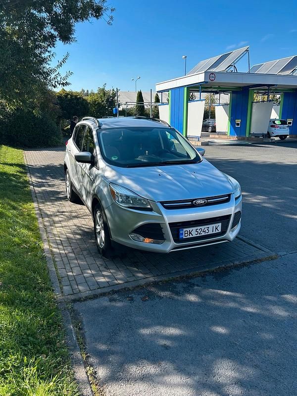 Grau Gebraucht 2014 Ford Escape SUV | 9.299 € - Bild 1/4