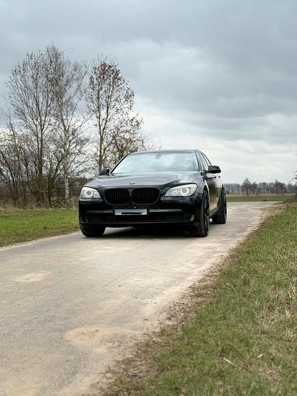 Gebraucht BMW 730 245 PS (180 kW) 2008 Schwarz Limousine