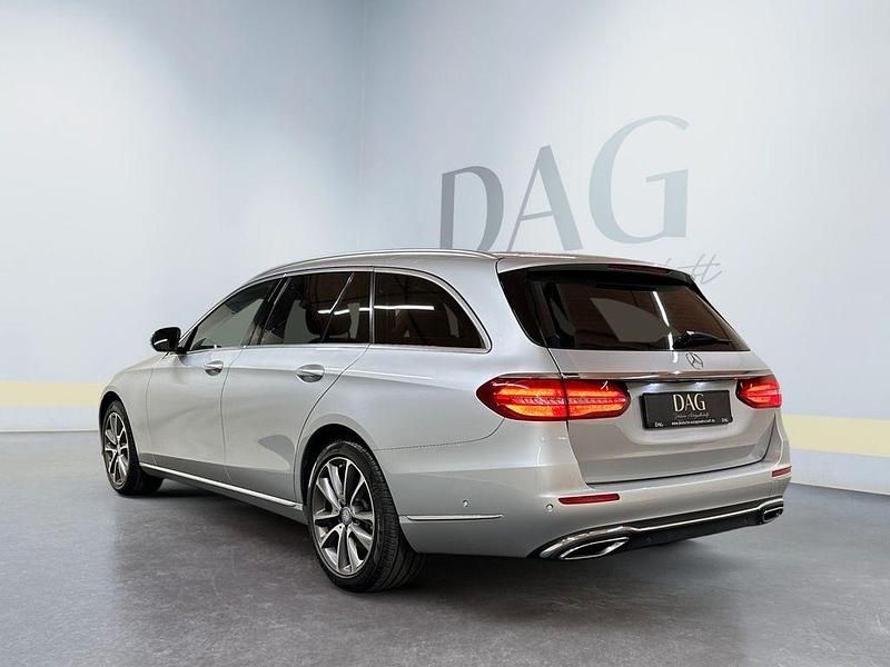 Gebraucht Mercedes E220 194 PS (142 kW) 2017 Silber Kombi