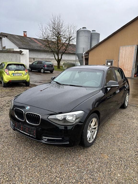Gebraucht BMW 116 Sport Line 116 PS (85 kW) 2014 Schwarz Kleinwagen