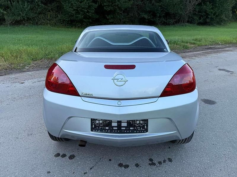 Gebraucht Opel Tigra 90 PS (66 kW) 2006 Silber Cabrio