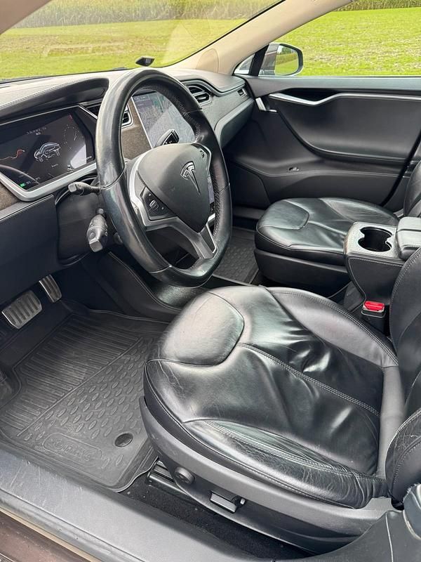 Second-hand Tesla Model S 274 kW (373 CP) 2014 Hatchback