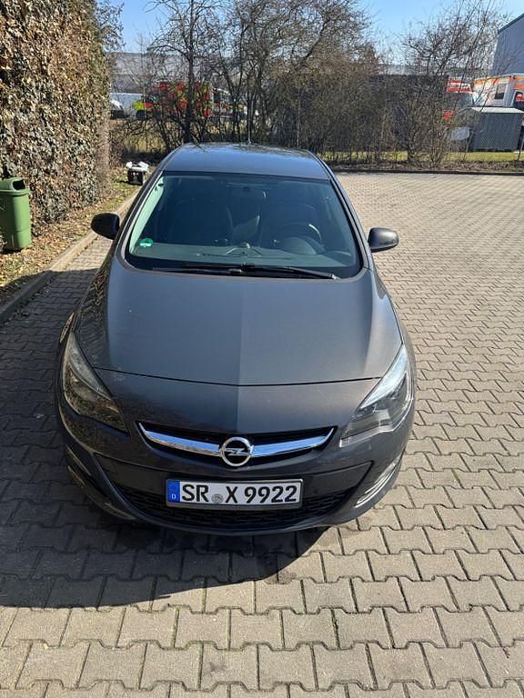 Gebraucht Opel Astra 116 PS (85 kW) 2015 Grau Kombi