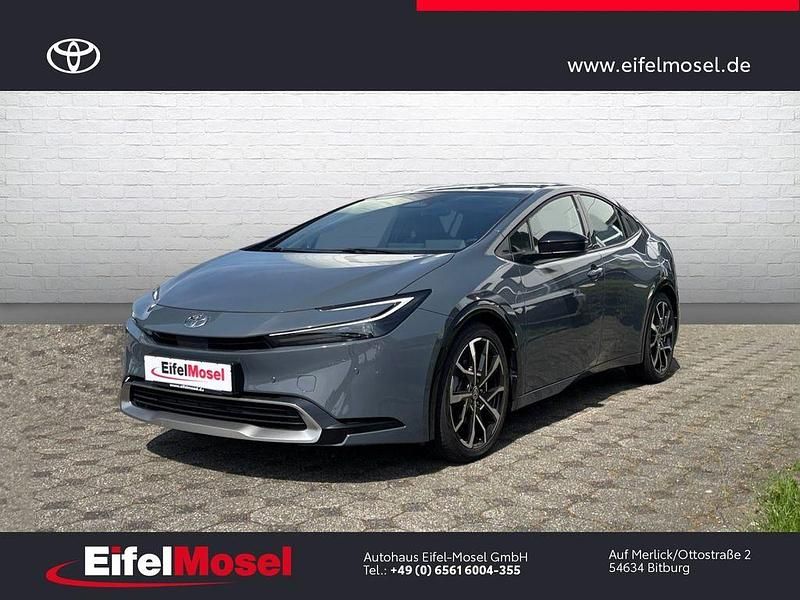 Aschgrau (metallic) Gebraucht 2023 Toyota Prius Executive Kleinwagen | 33.960 € (Fairer Preis) - Bild 1/4