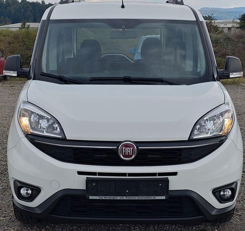 Weiß Gebraucht 2016 Fiat Doblò Pop Van / Kleinbus | 7.200 € (Etwas zu teuer) - Bild 1/4