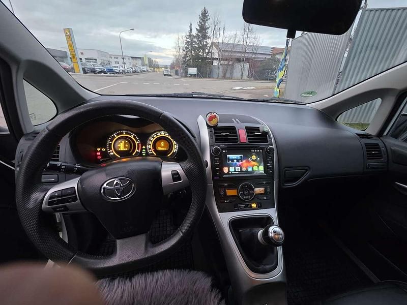 Gebraucht Toyota Auris 90 PS (66 kW) 2010 Kleinwagen