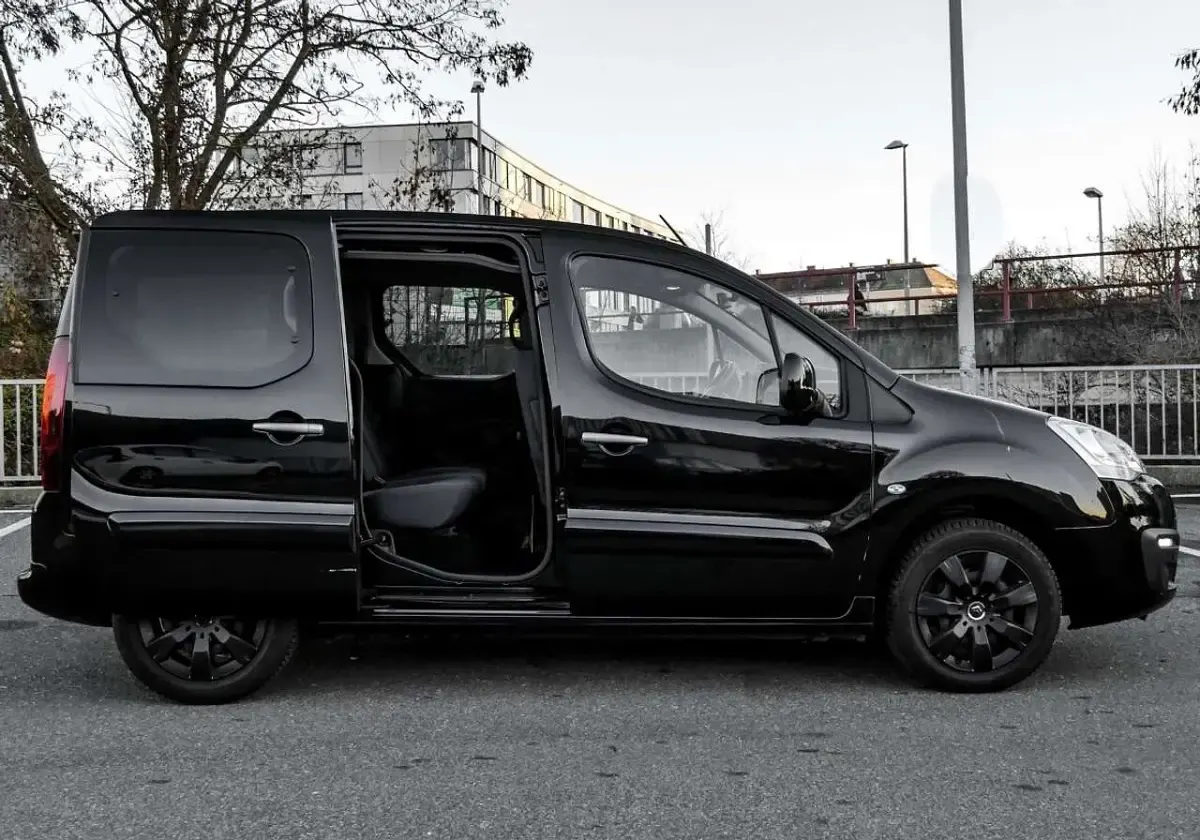 Gebraucht Citroën Berlingo PureTech 110 PS (80 kW) 2018 Schwarz Van / Kleinbus