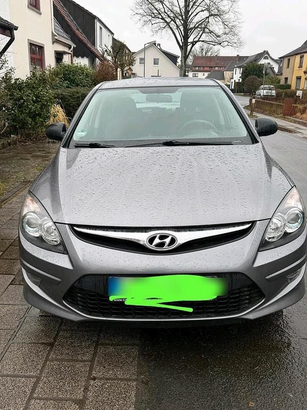 Gebraucht Hyundai i30 109 PS (80 kW) 2012 Grau Kleinwagen
