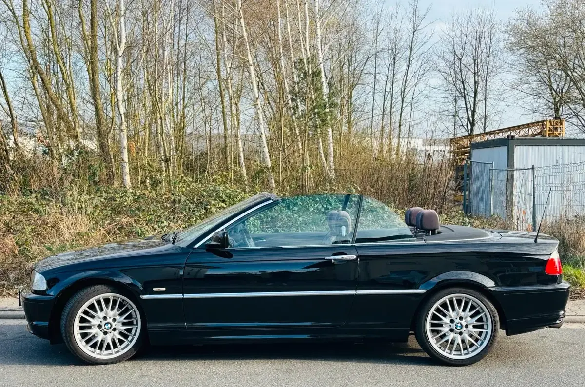Gebraucht BMW 320 Cabriolet 170 PS (125 kW) 2001 Schwarz Cabrio