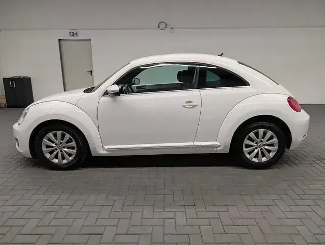 Gebraucht VW Beetle Design 105 PS (77 kW) 2012 Candyweiss Kleinwagen