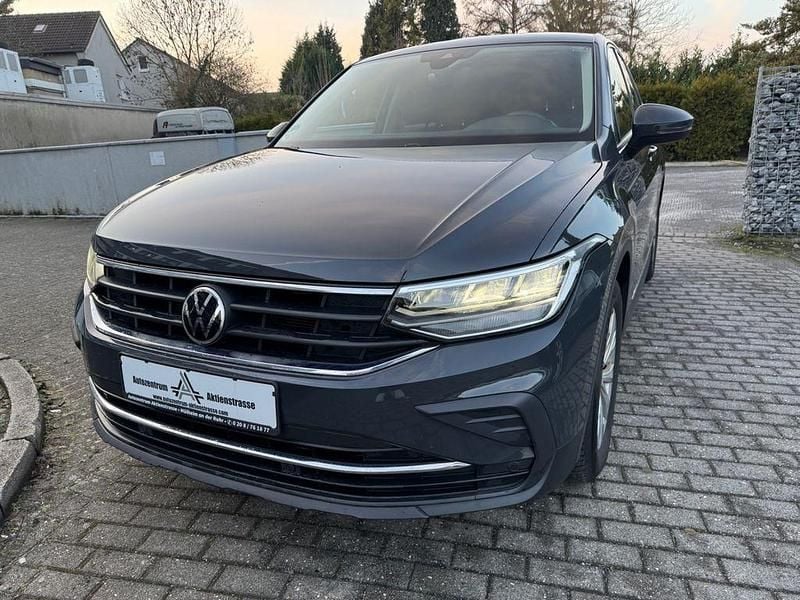 Grau Gebraucht 2022 VW Tiguan SUV | 20.799 € (Superpreis) - Bild 1/4
