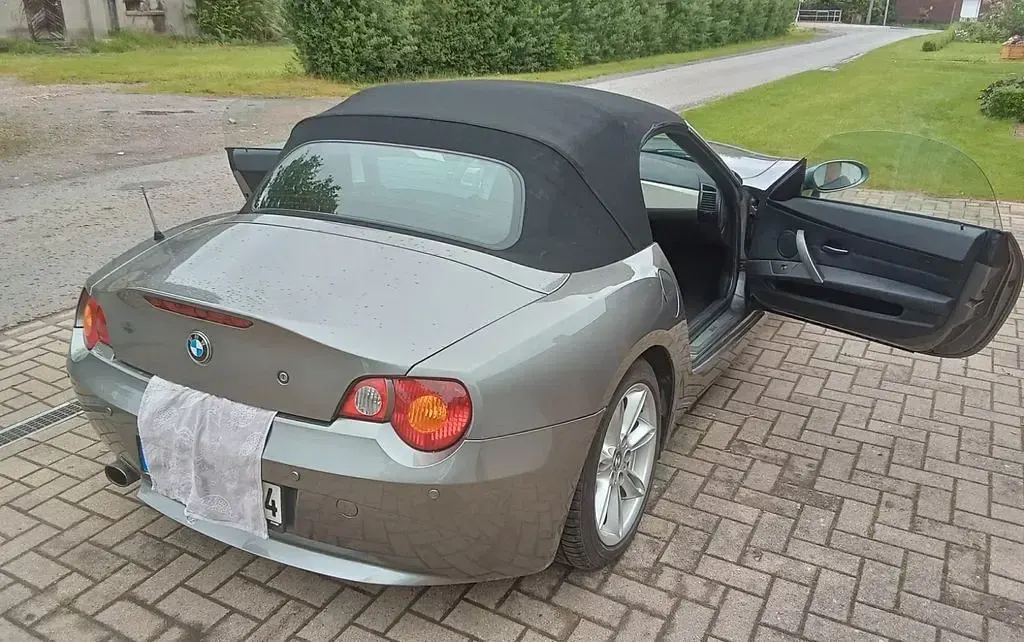Gebraucht BMW Z4 Sport Line 150 PS (110 kW) 2005 Grau Cabrio