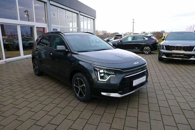 Gebraucht Kia Niro Comfort 129 PS (94 kW) 2024 Interstellar grau met. (agt) SUV