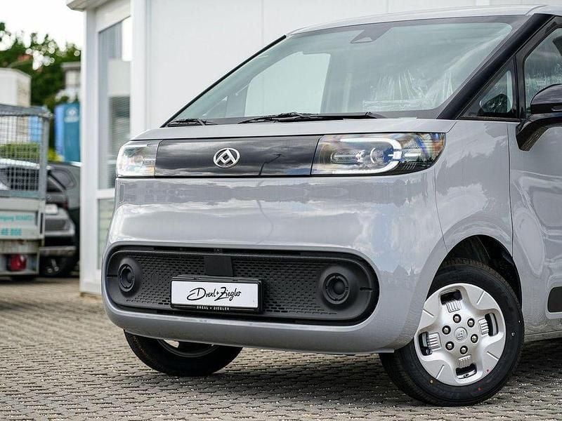 Neu Maxus eDeliver 5 119 kW (163 PS) 2025 Grau Van