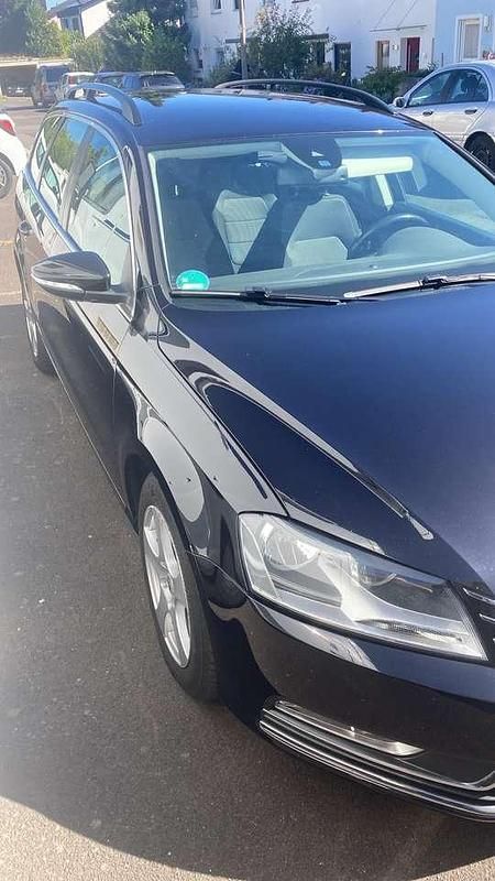 Schwarz Gebraucht 2013 VW Passat Comfortline Kombi | 8.500 € (Fairer Preis) - Bild 1/4