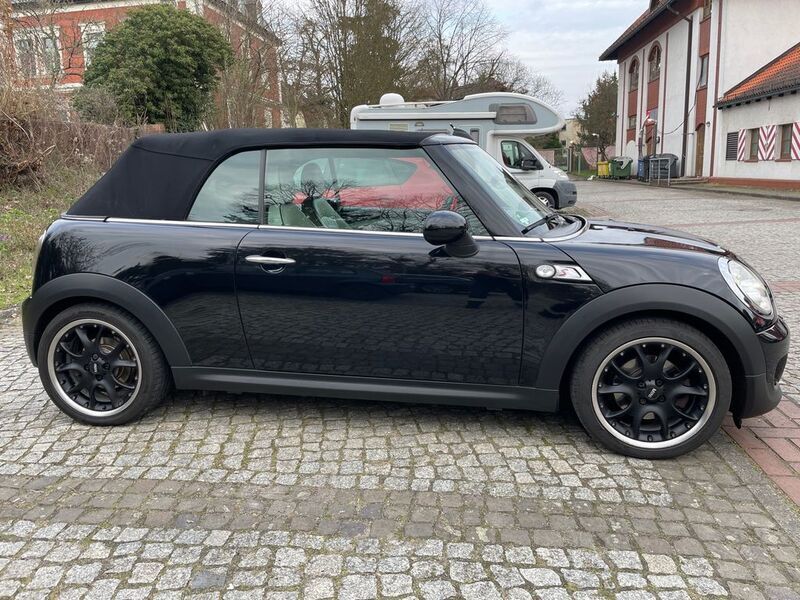 Schwarz Gebraucht 2012 Mini Cooper SD Cabriolet Cabrio | 9.500 € (Fairer Preis) - Bild 1/4