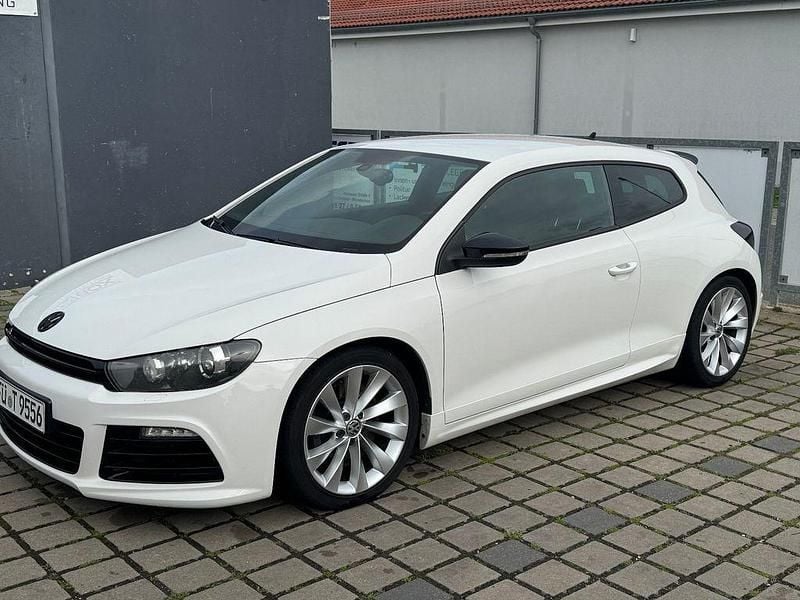 Weiß Gebraucht 2012 VW Scirocco R Coupé | 15.500 € (Etwas zu teuer) - Bild 1/4