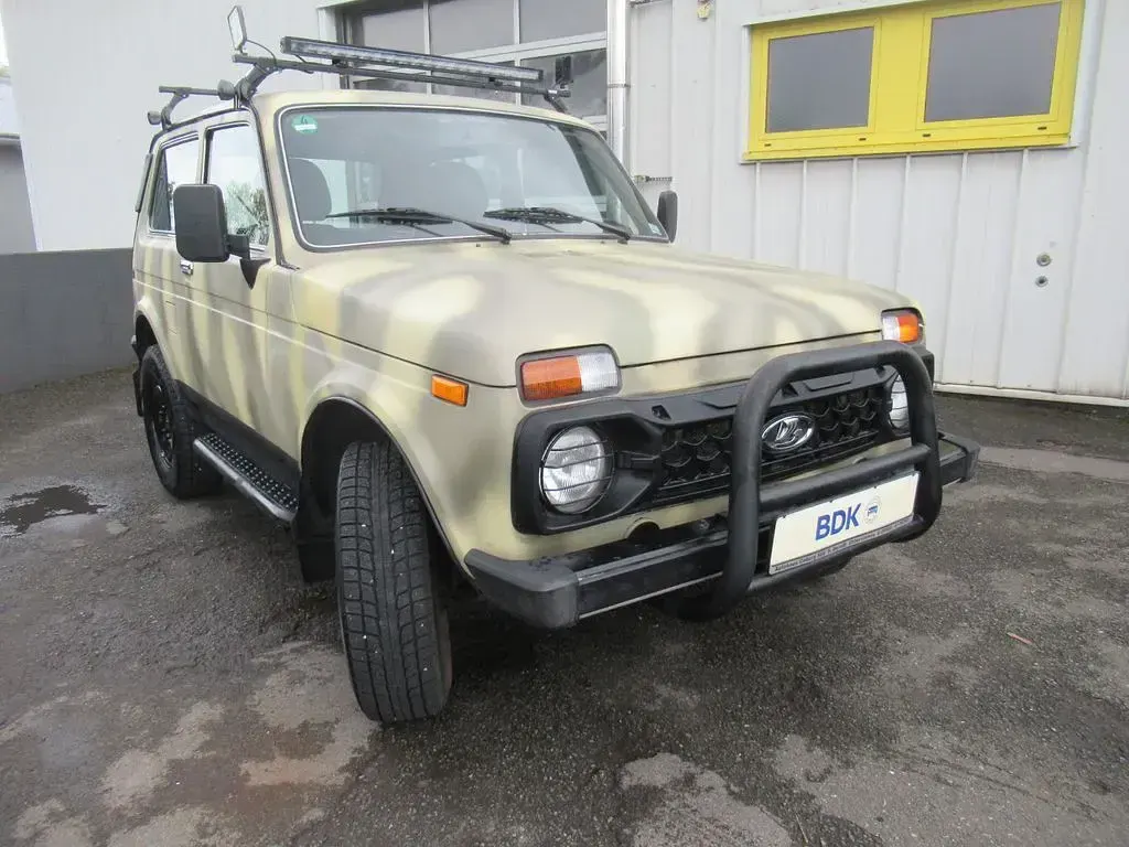 Second-hand Lada niva 82 CP (60 kW) 2010 Bej SUV