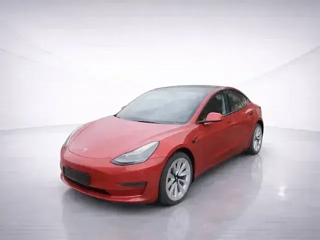 Usado Tesla Model 3 Standard Range Plus 239 kW (325 CV) 2022 Rojo Berlina