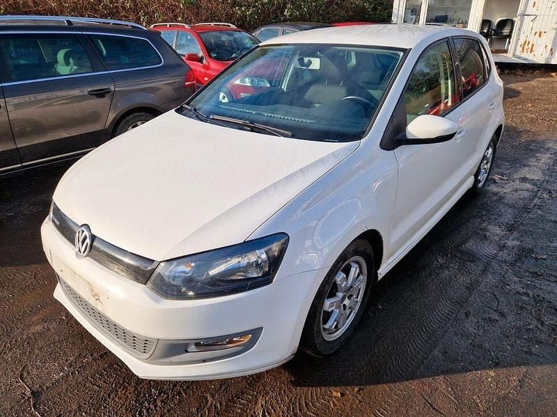 Weiß Gebraucht 2010 VW Polo Trendline Limousine | 3.900 € (Superpreis) - Bild 1/4