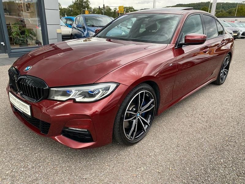 Bmw sonderlackierung rubinrot Gebraucht 2021 BMW 330 M Sport Limousine | 38.950 € (Fairer Preis) - Bild 1/4