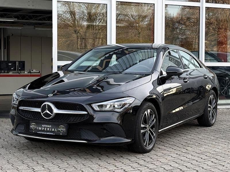 Kosmosschwarz Gebraucht 2023 Mercedes CLA200 Coupé | 30.700 € (Guter Preis) - Bild 1/4