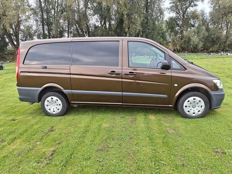 Braun Gebraucht 2014 Mercedes Vito Van / Kleinbus | 15.999 € (Superpreis) - Bild 1/4