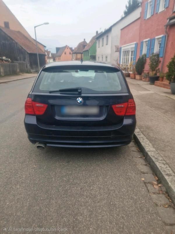 Gebraucht BMW 320 177 PS (130 kW) 2009 Blau Kombi