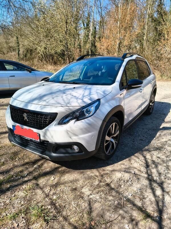 Weiß Gebraucht 2019 Peugeot 2008 Allure GT-Line SUV | 10.500 € (Guter Preis) - Bild 1/4