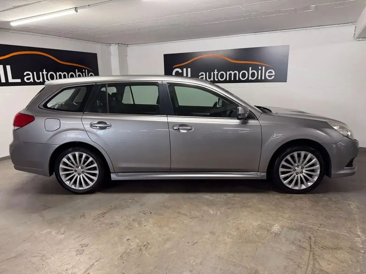 Gebraucht Subaru Legacy Trend 150 PS (110 kW) 2011 Silber Kombi