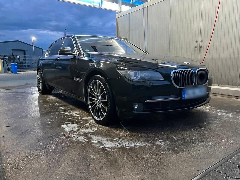 Schwarz Gebraucht 2011 BMW 760L Limousine | 24.999 € (Teuer) - Bild 1/4