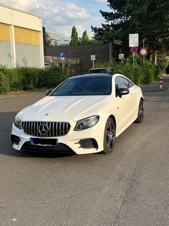 Weiß Gebraucht 2016 Mercedes E400 Coupé | 34.000 € - Bild 1/4